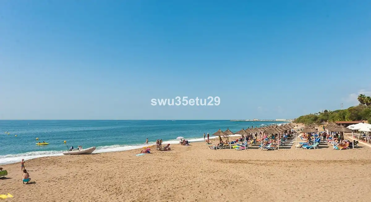 Apartamento con piscina en venta en Calahonda, imagen 5