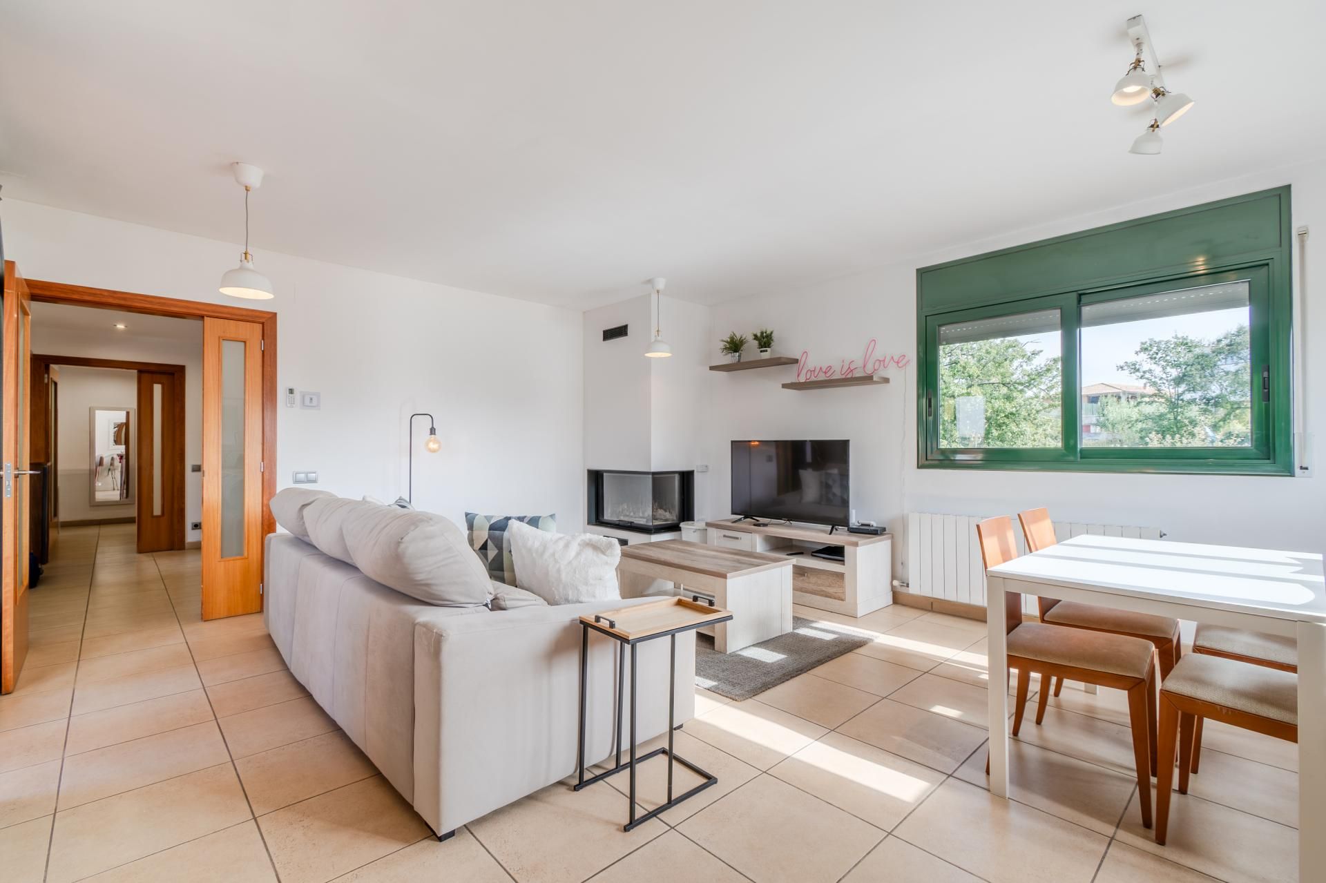 Sala d'estar de Casa o xalet en venda en Sils amb Aire condicionat, Calefacció i Jardí privat