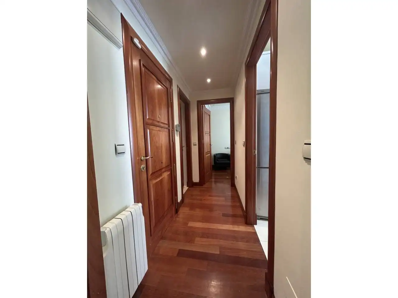 Apartament en venda en Oviedo  amb Calefacció, Parquet i Moblat