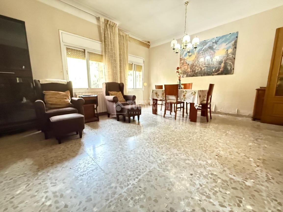 Exterior view of Flat for sale in  Barcelona Capital  with Heating