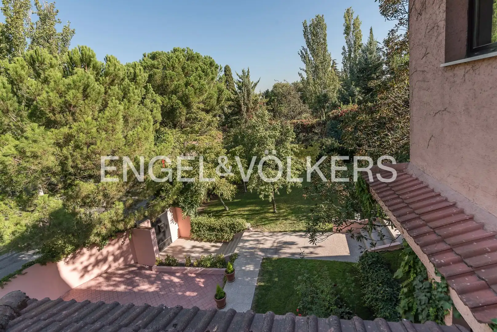 Terrassa de Casa o xalet en venda en Pozuelo de Alarcón amb Aire condicionat, Calefacció i Jardí privat
