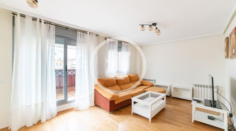 Ático dúplex de alquiler temporal de 3 habitaciones y 3 baños con parking y piscina en Alcorcón