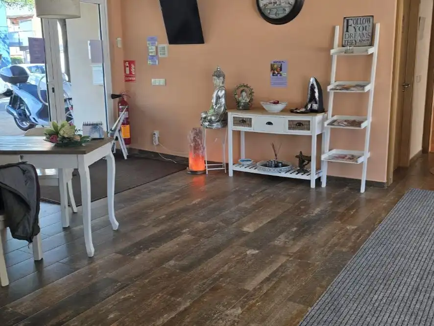 Business premises to rent in Carrer Castell de Tona 22, imagen 2
