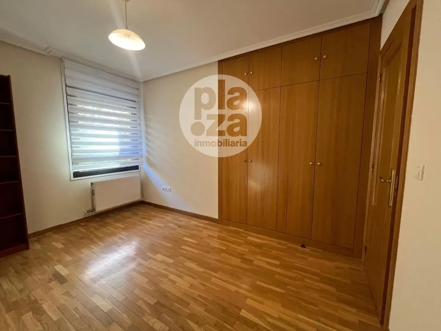 Schlafzimmer von Wohnung zur Miete in Burgos mit Heizung, Terrasse und Möbliert