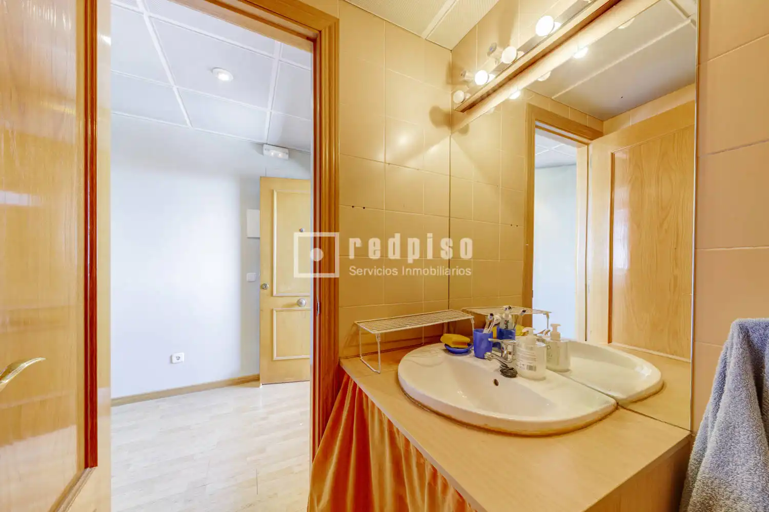 Badezimmer von Büro zum Verkauf in Casco Antiguo