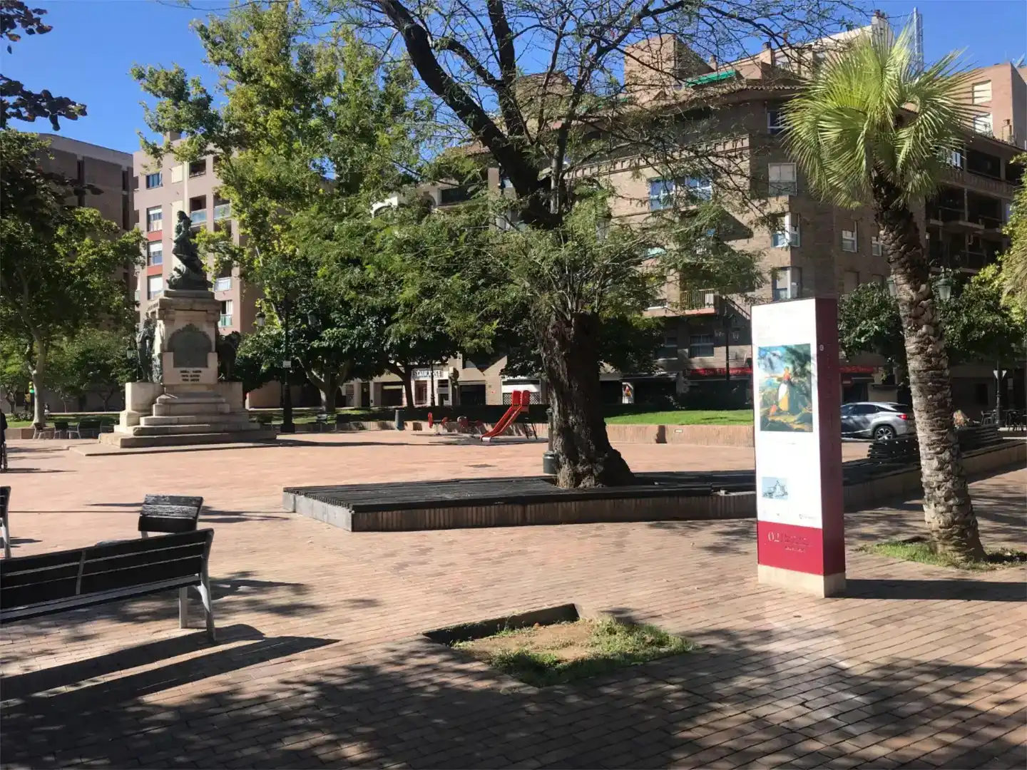 Außenansicht von Wohnung zum Verkauf in  Zaragoza Capital mit Klimaanlage und Balkon
