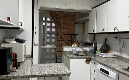 Kitchen of Flat for sale in  Sevilla Capital  with Air Conditioner and Terrace