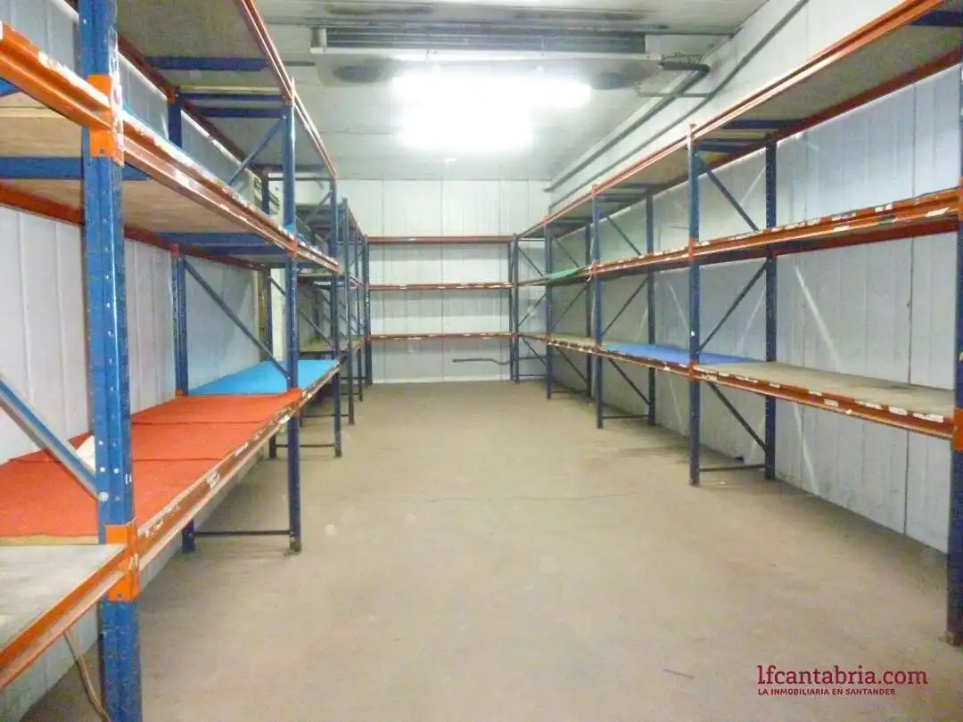 Nave industrial de alquiler en Camargo