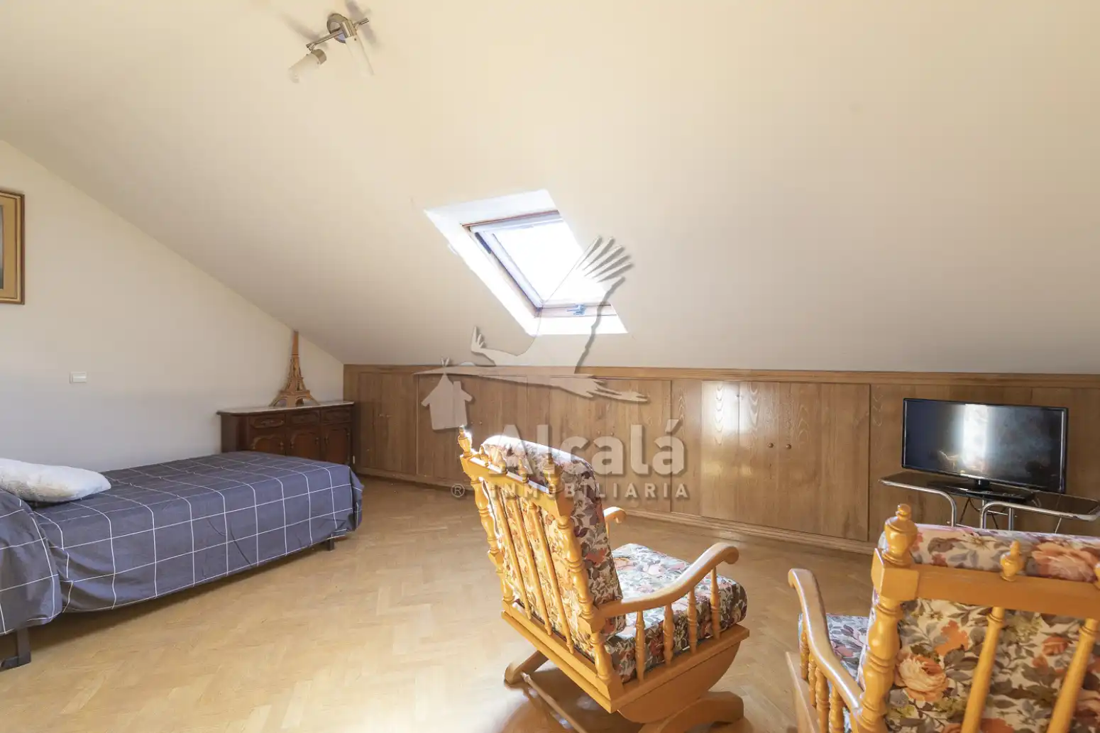 Schlafzimmer von Einfamilien-Reihenhaus zum Verkauf in Alcalá de Henares mit Heizung, Parkett und Schwimmbad