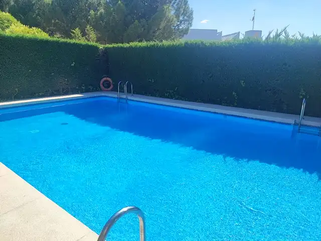 Piscina de Casa adosada en venda en Algete amb Aire condicionat, Calefacció i Jardí privat