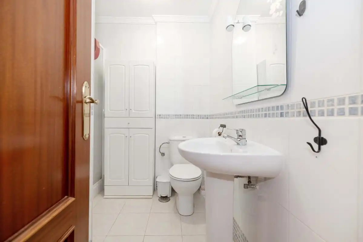 Baño de Estudio en venta en Torremolinos con Aire acondicionado, Calefacción y Terraza