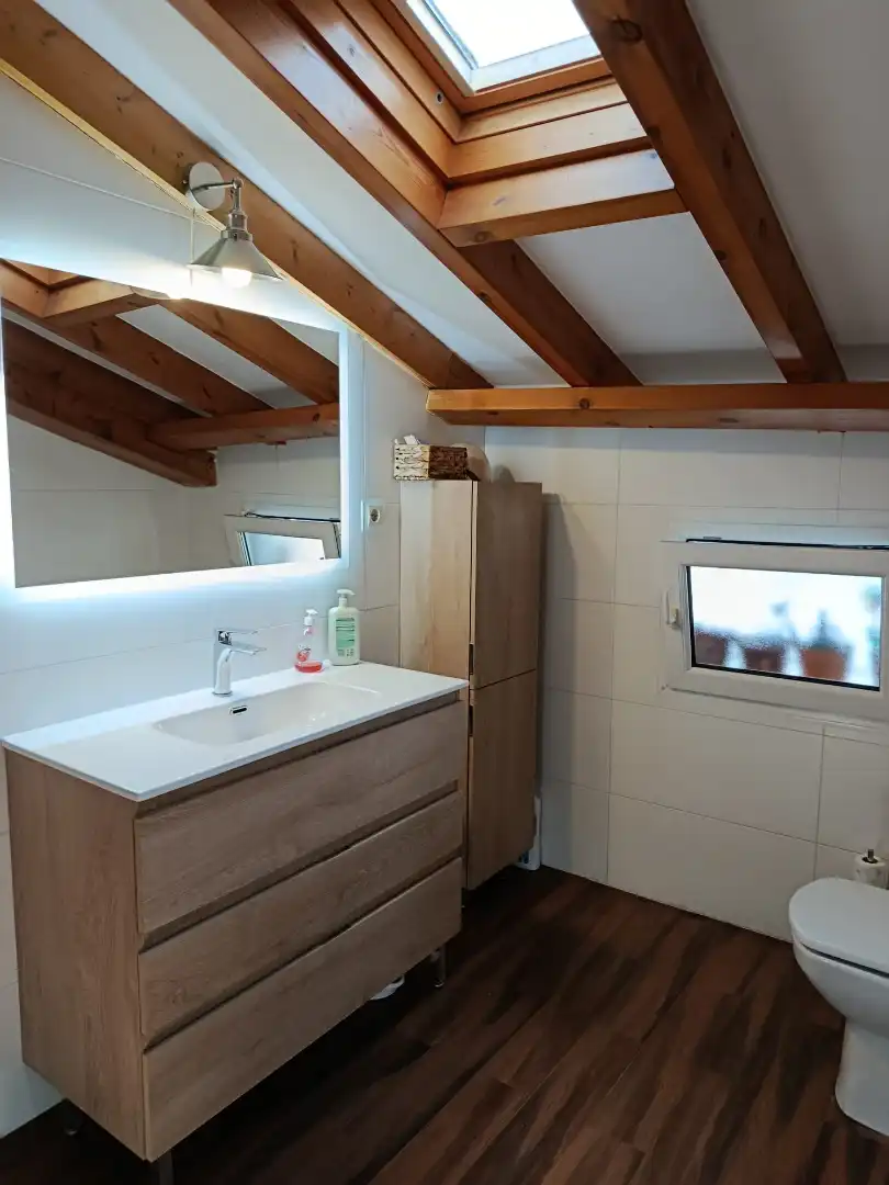 Baño de Piso en venta en Santander con Amueblado, Horno y Lavadora