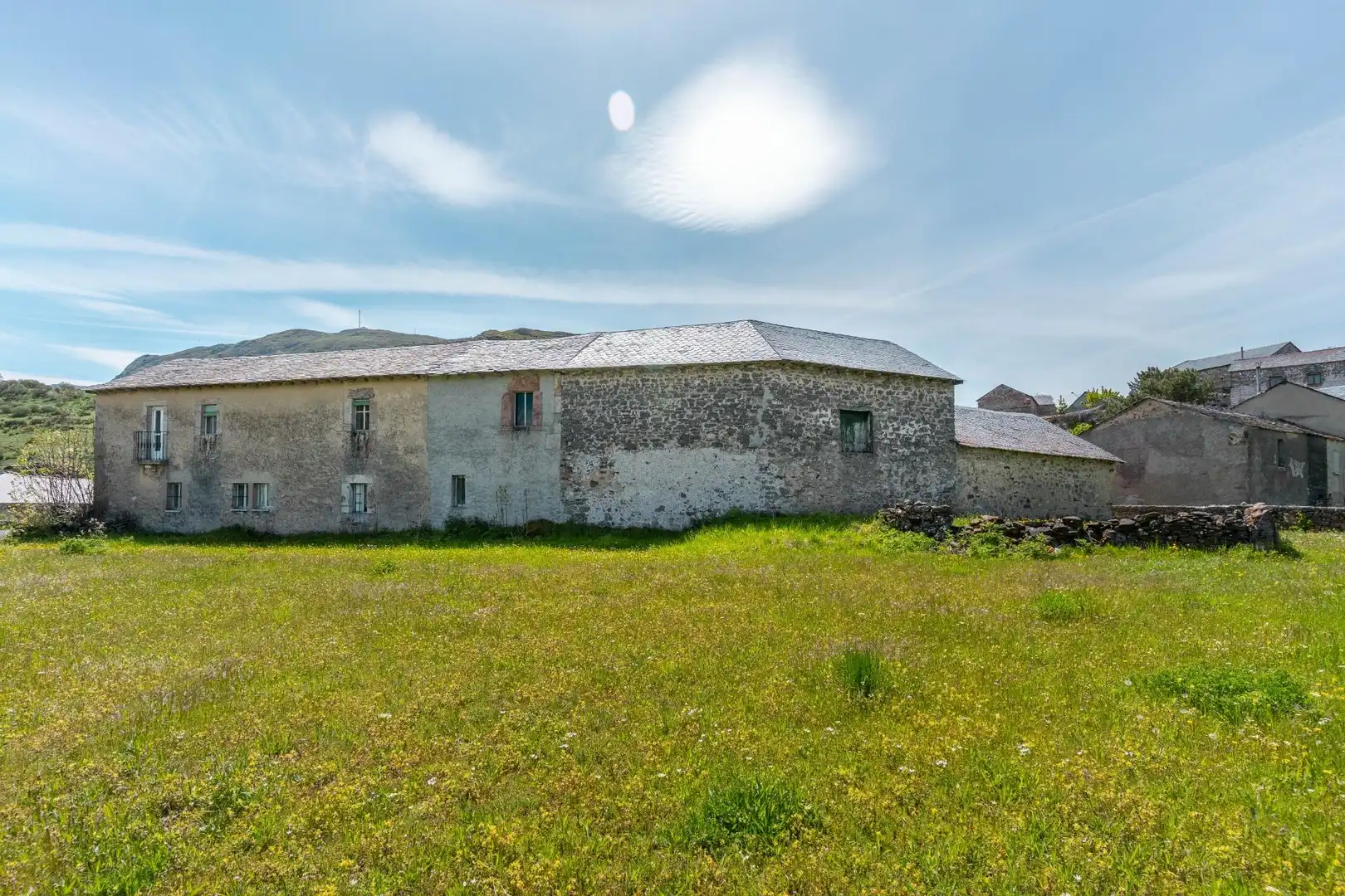 Vista exterior de Casa o chalet en venta en Cabrillanes con Jardín privado, Terraza y Trastero