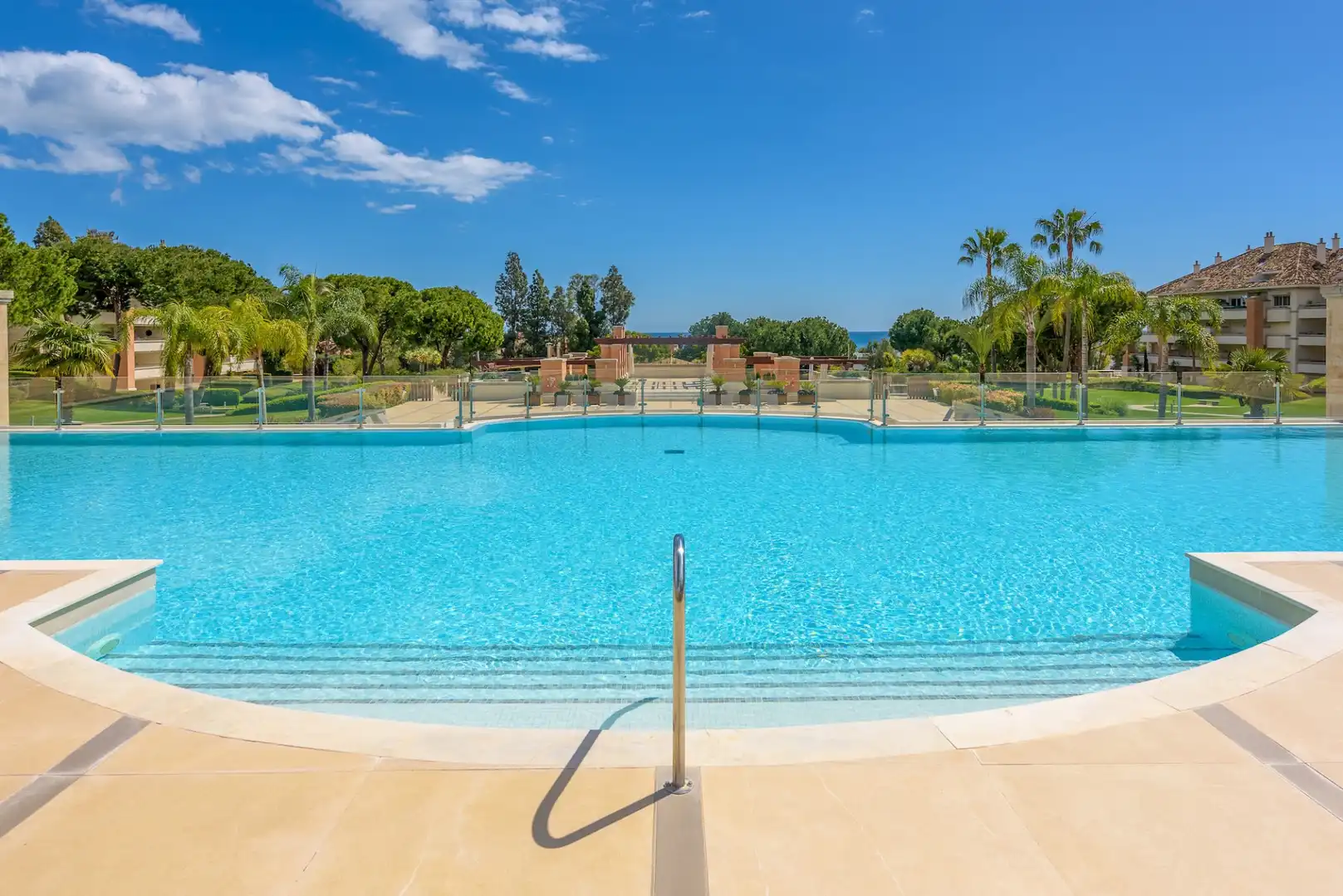 Ático con piscina en venta en Milla de Oro, imagen 2