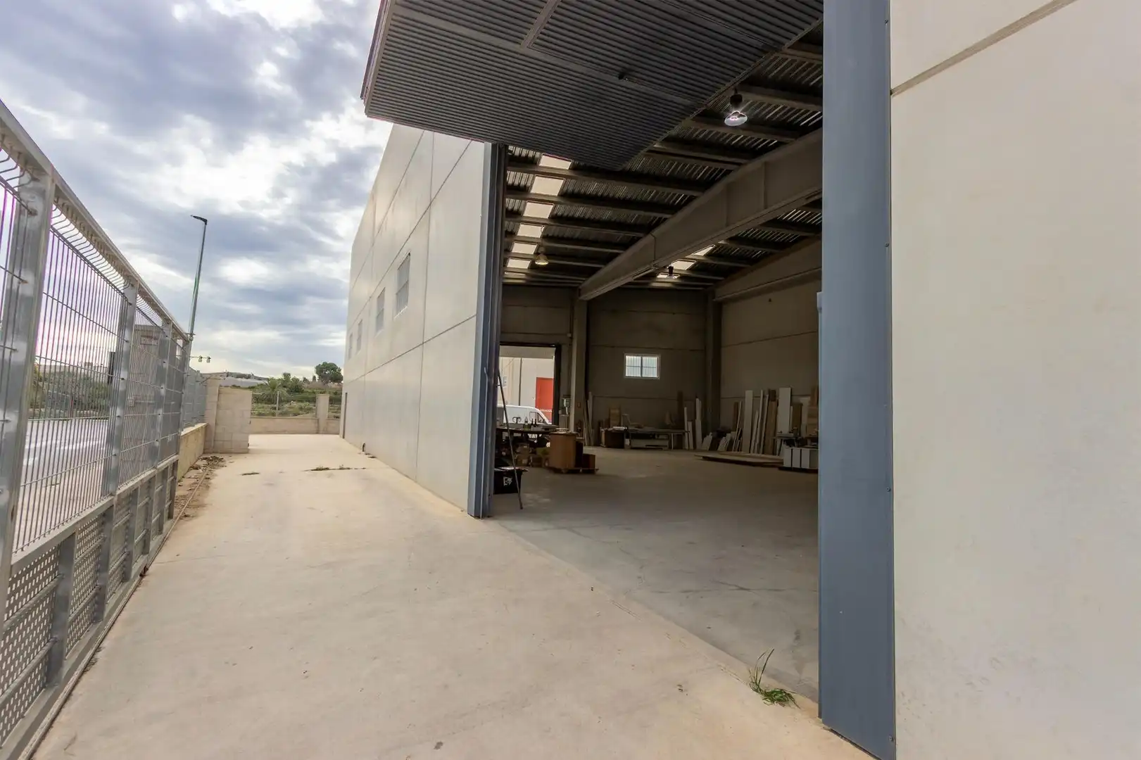 Vista exterior de Nave industrial en venta en Bigastro
