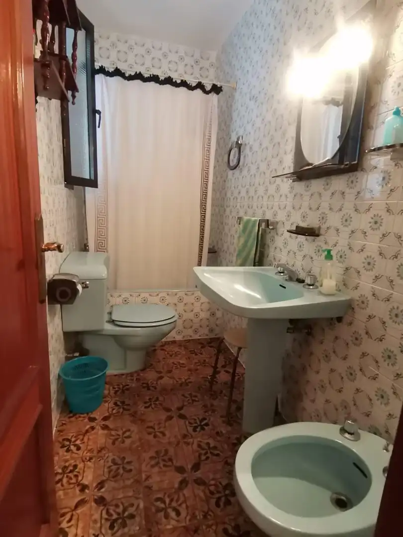 Bathroom of Flat for sale in Córdoba  with Air Conditioner, Terrace and Storage room