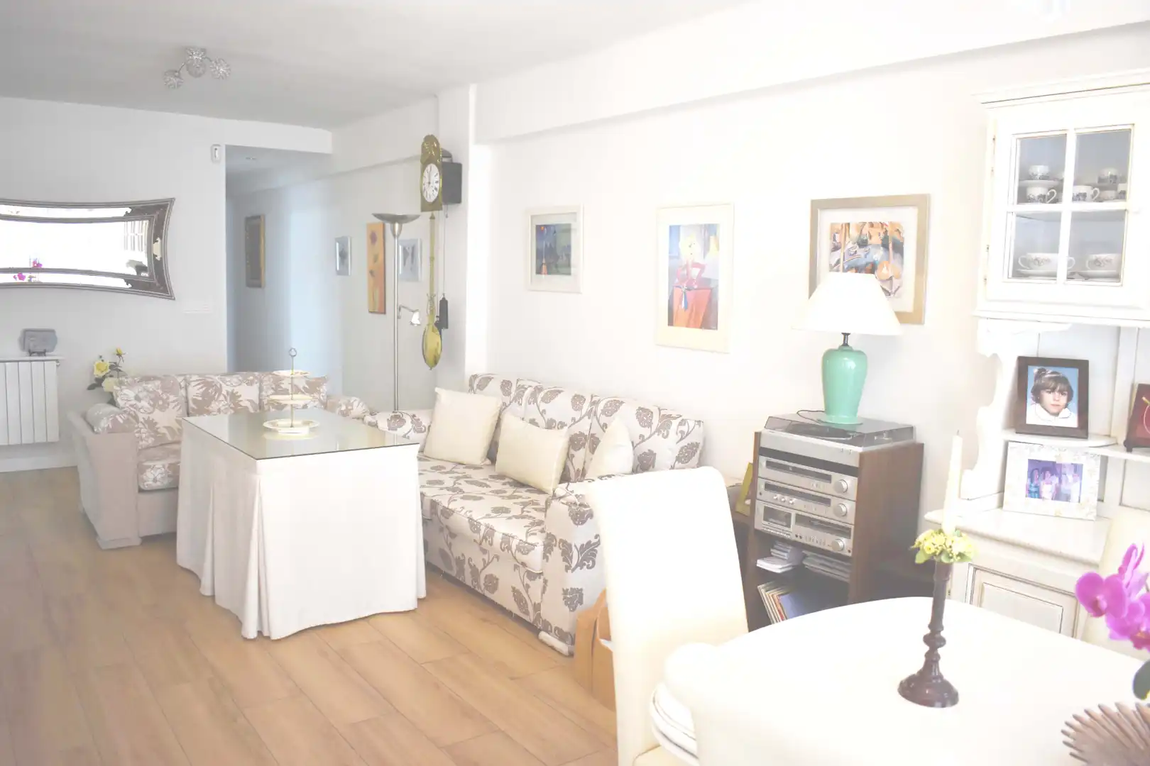 Living room of Flat for rent in Granada  with Air Conditioner, Heating and Furnished
