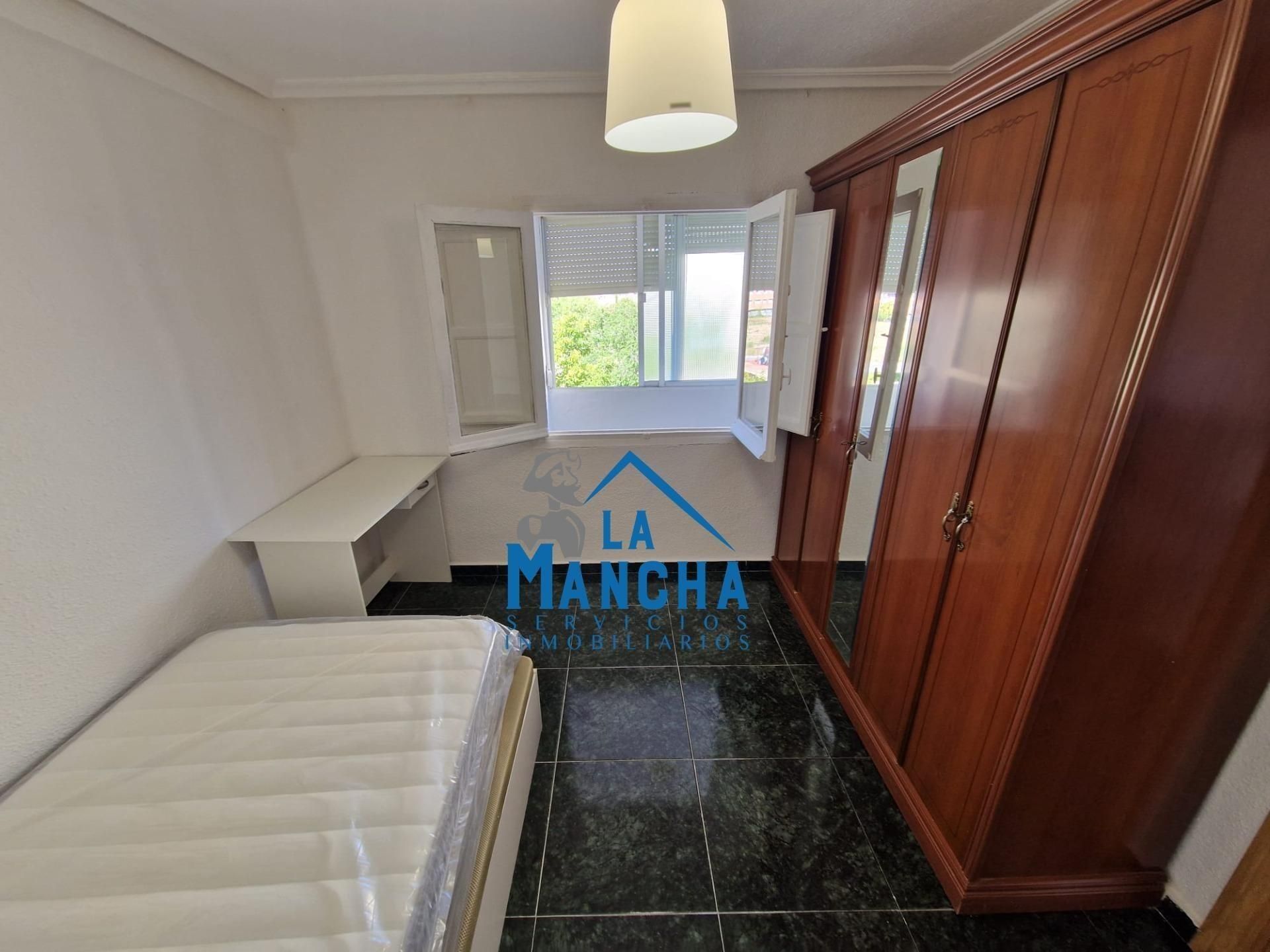 Habitación de Piso de alquiler en  Albacete Capital