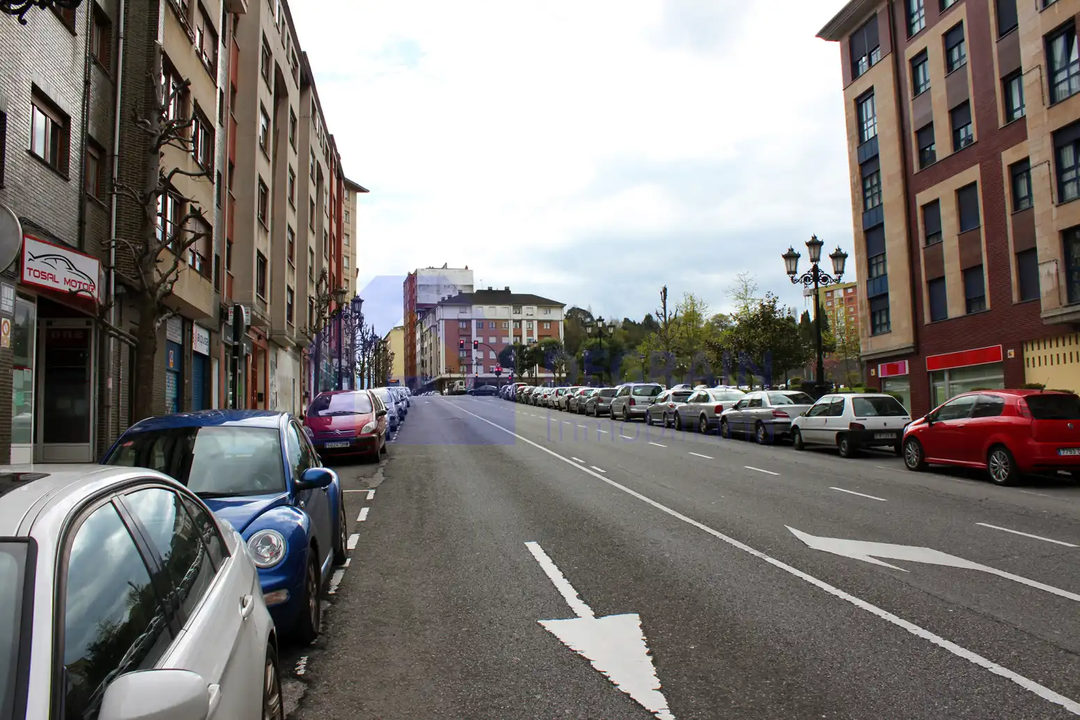Vista exterior de Pis en venda en Oviedo  amb Calefacció