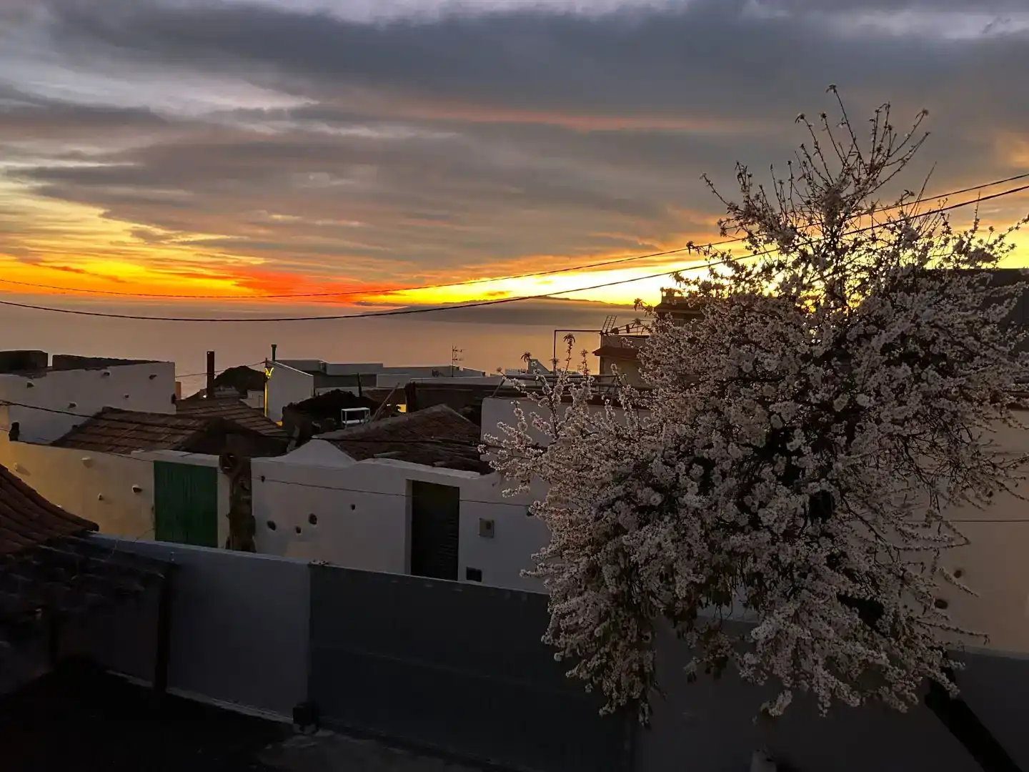 Vista exterior de Piso en venta en Santiago del Teide con Aire acondicionado, Trastero y Amueblado