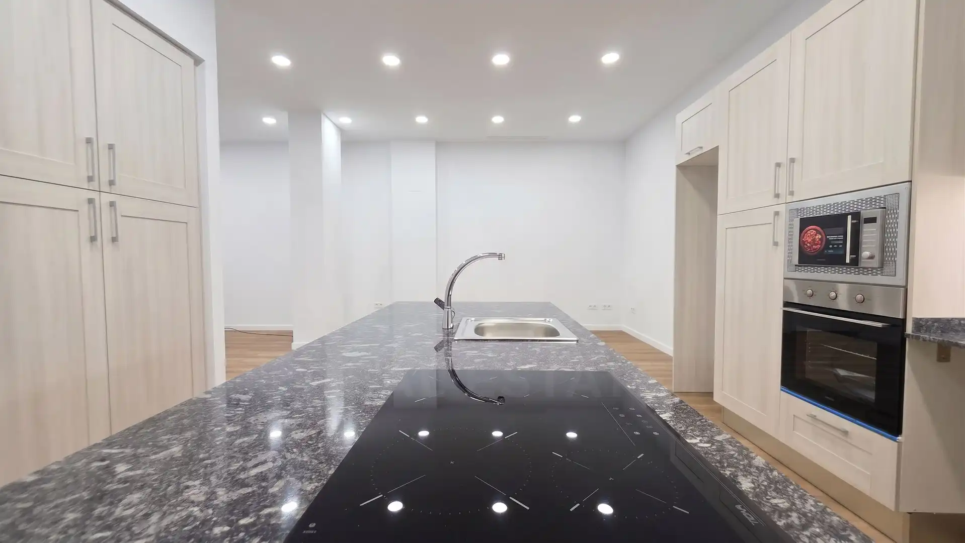Kitchen of Flat for sale in Girona  with Air Conditioner, Heating and Terrace