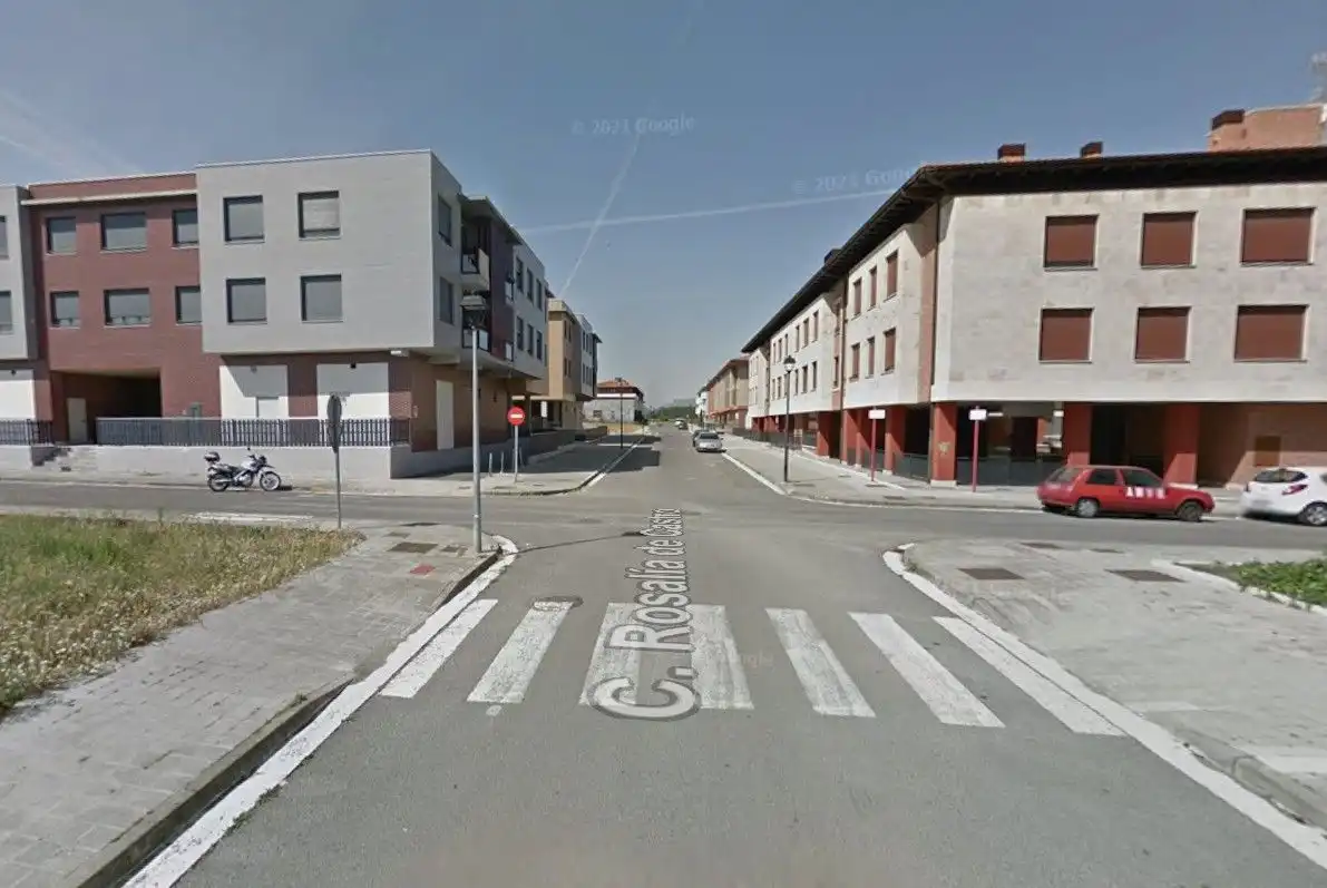 Piso en venta en Rosalia de Castro, Crucero - Aquende