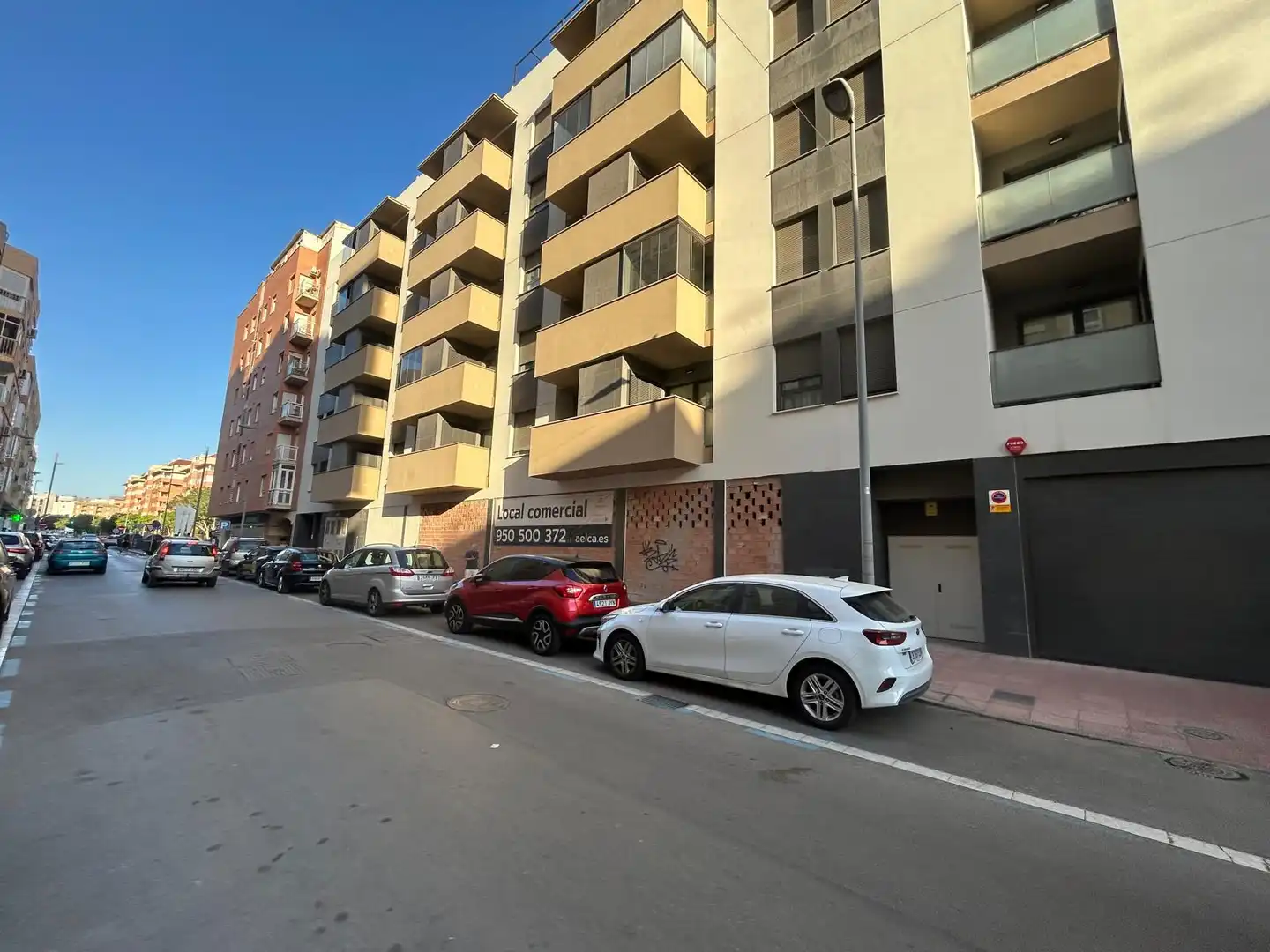 Vista exterior de Piso en venta en Almería con Aire acondicionado, Calefacción y Parquet
