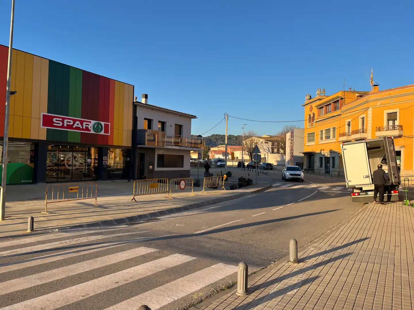 Vista exterior de Local de lloguer en Cornellà del Terri