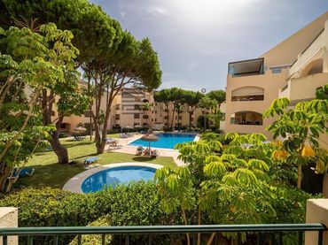 Flat with pool for sale in Hacienda Playa