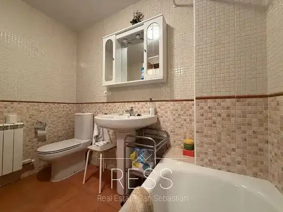 Bathroom of Flat for sale in Sojuela  with Heating, Private garden and Terrace
