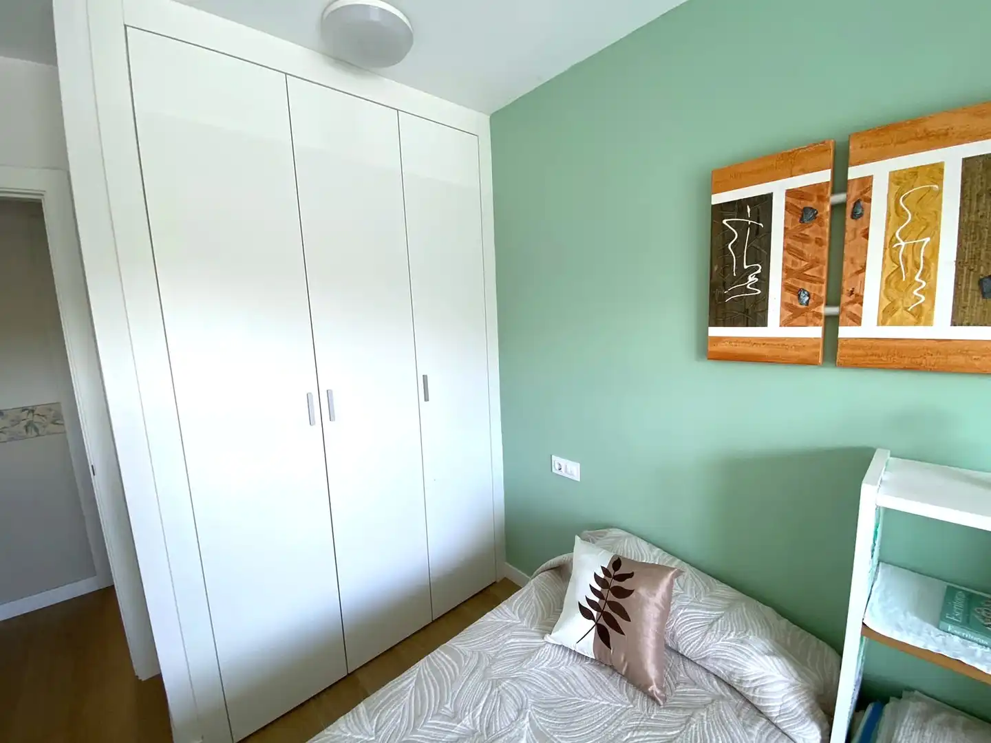 Bedroom of Flat for sale in Castro-Urdiales  with Heating, Private garden and Parquet flooring