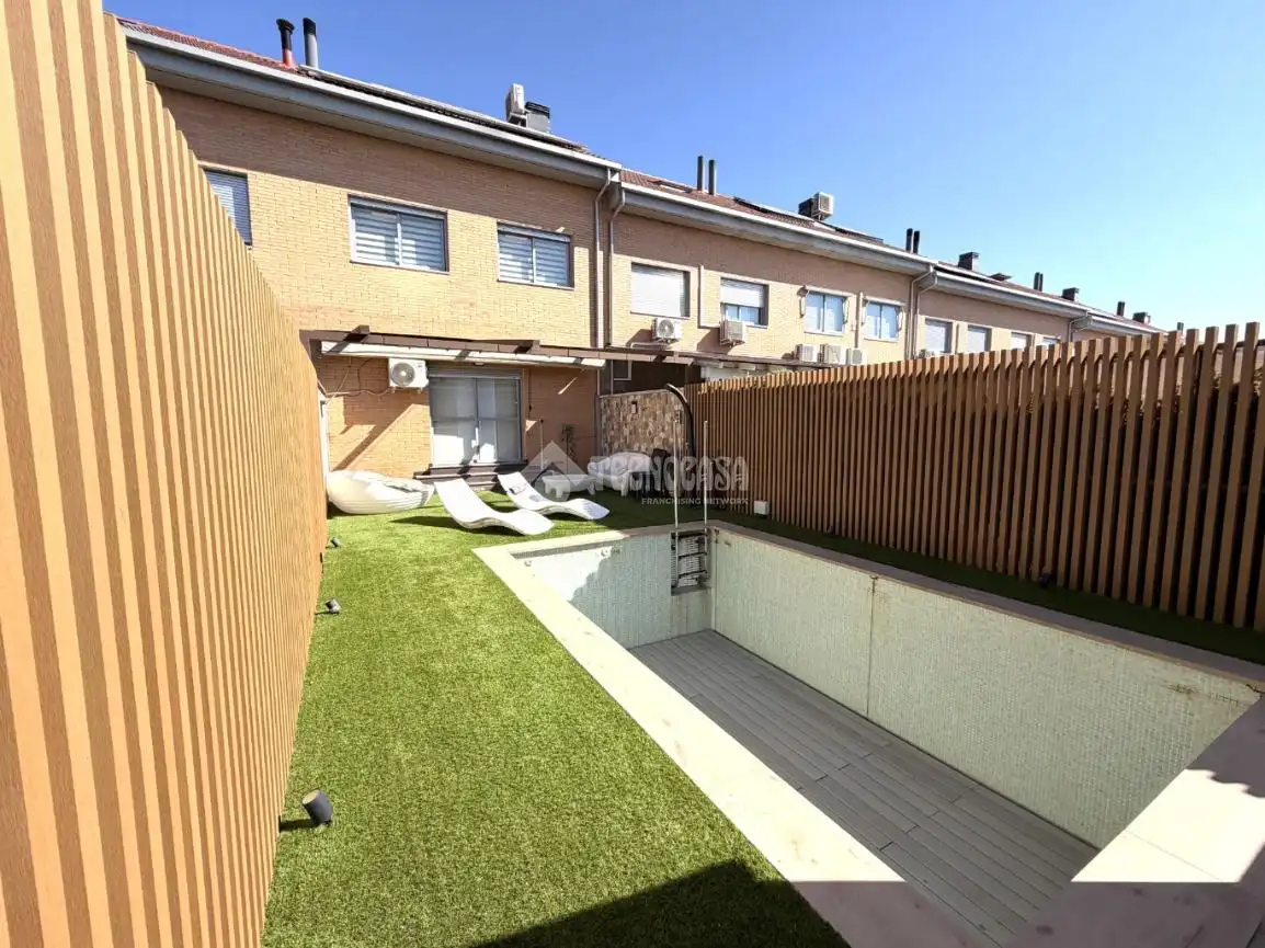 Jardí de Pis en venda en Villalbilla amb Jardí privat i Piscina