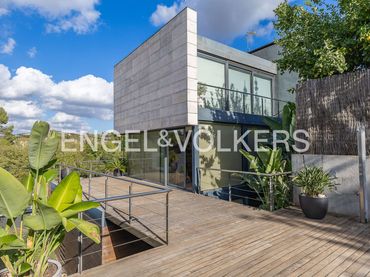 Casa amb balcó en venda a Valldoreix
