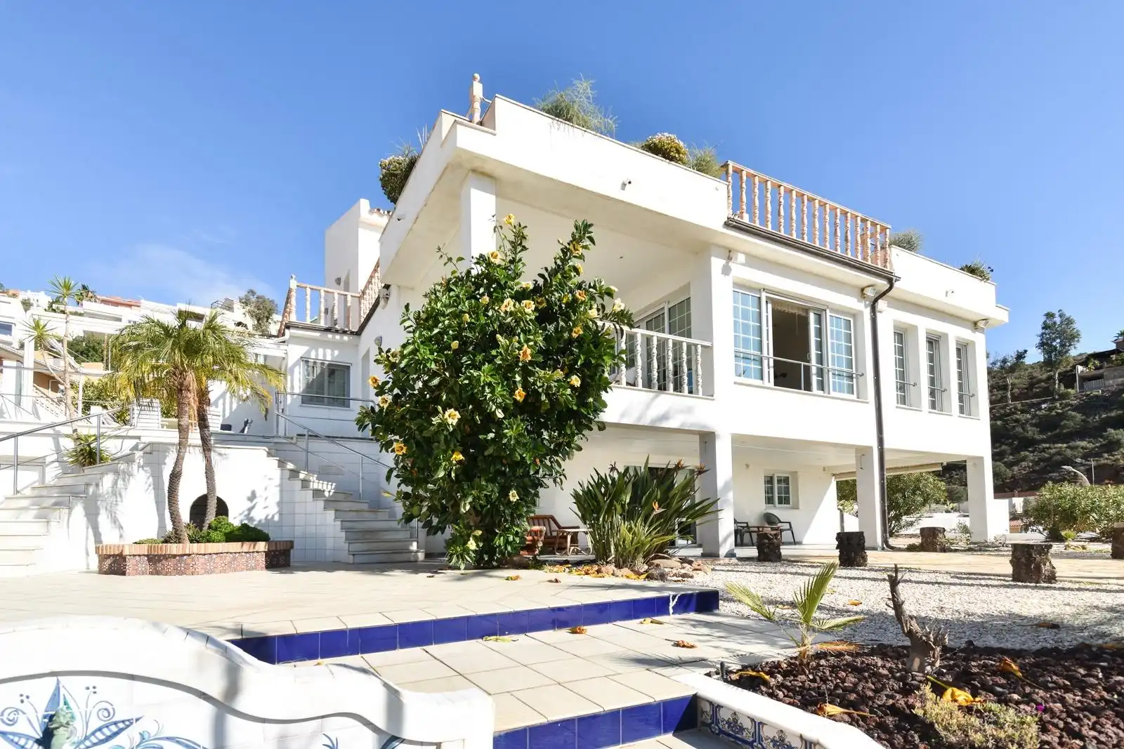 Vista exterior de Casa o chalet de alquiler en Rincón de la Victoria con Aire acondicionado, Calefacción y Jardín privado
