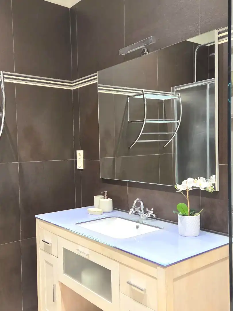 Bathroom of Apartments for sale in Bilbao   with Heating, Furnished and Washing machine