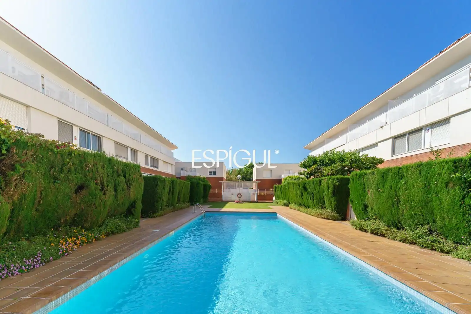 Piscina de Casa adosada en venda en Premià de Mar amb Aire condicionat, Calefacció i Jardí privat