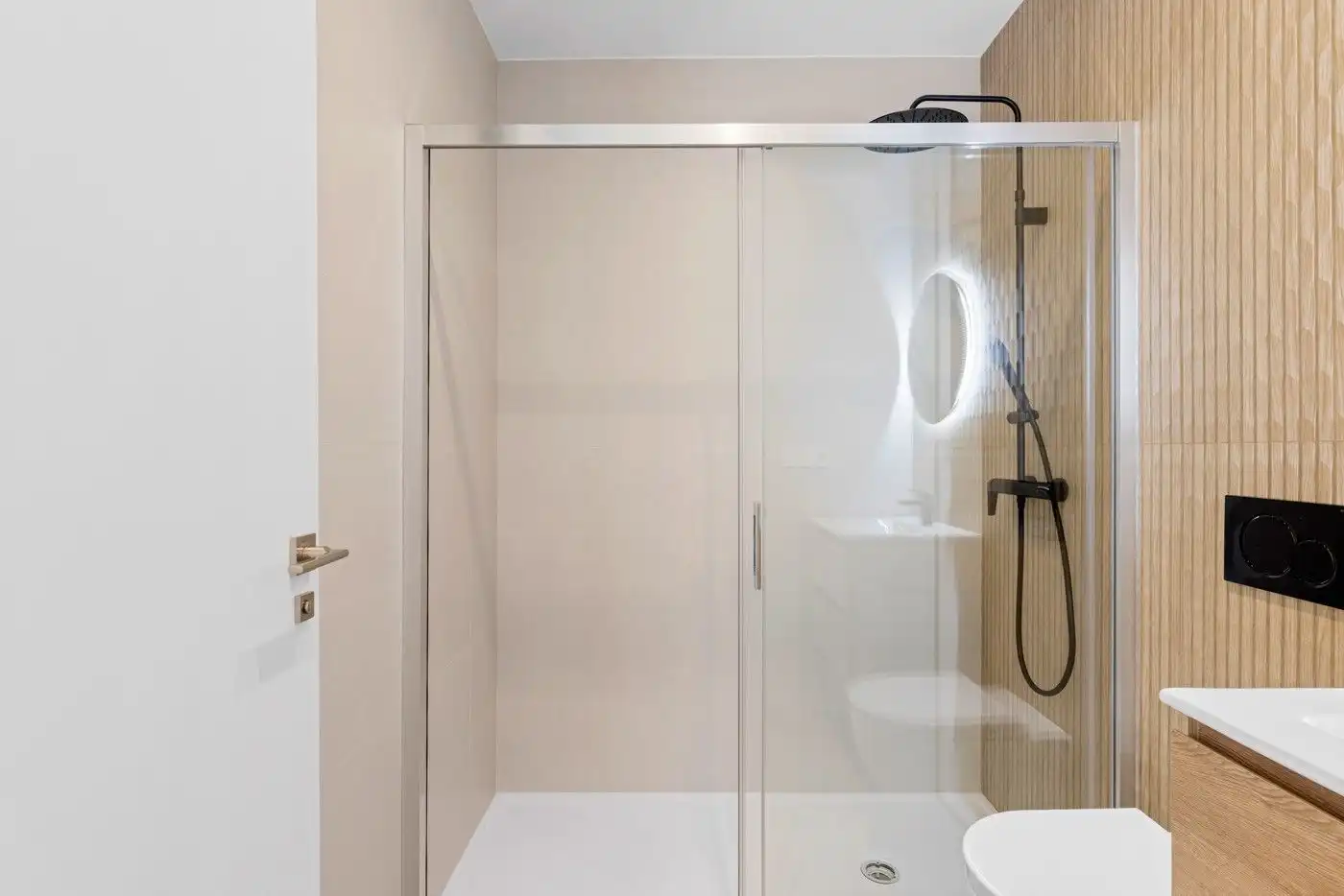 Bany de Apartament en venda en Benijófar amb Terrassa, Traster i Moblat
