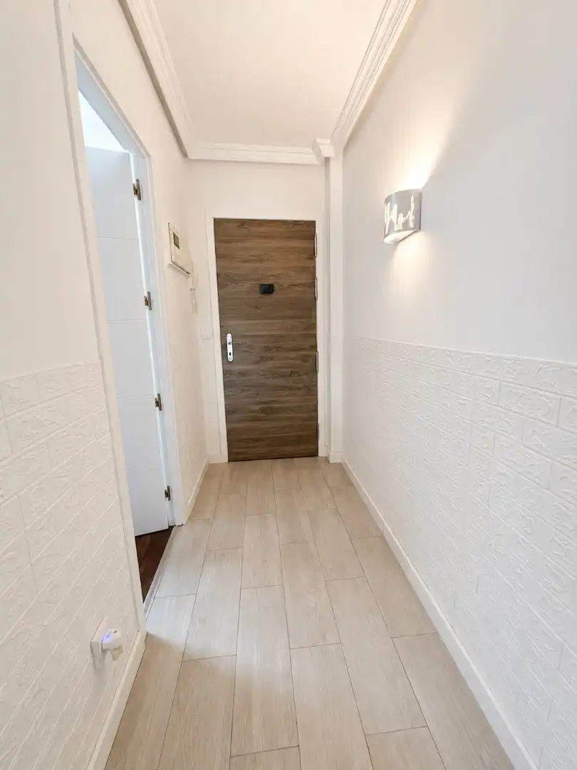 Flat for sale in Reyes