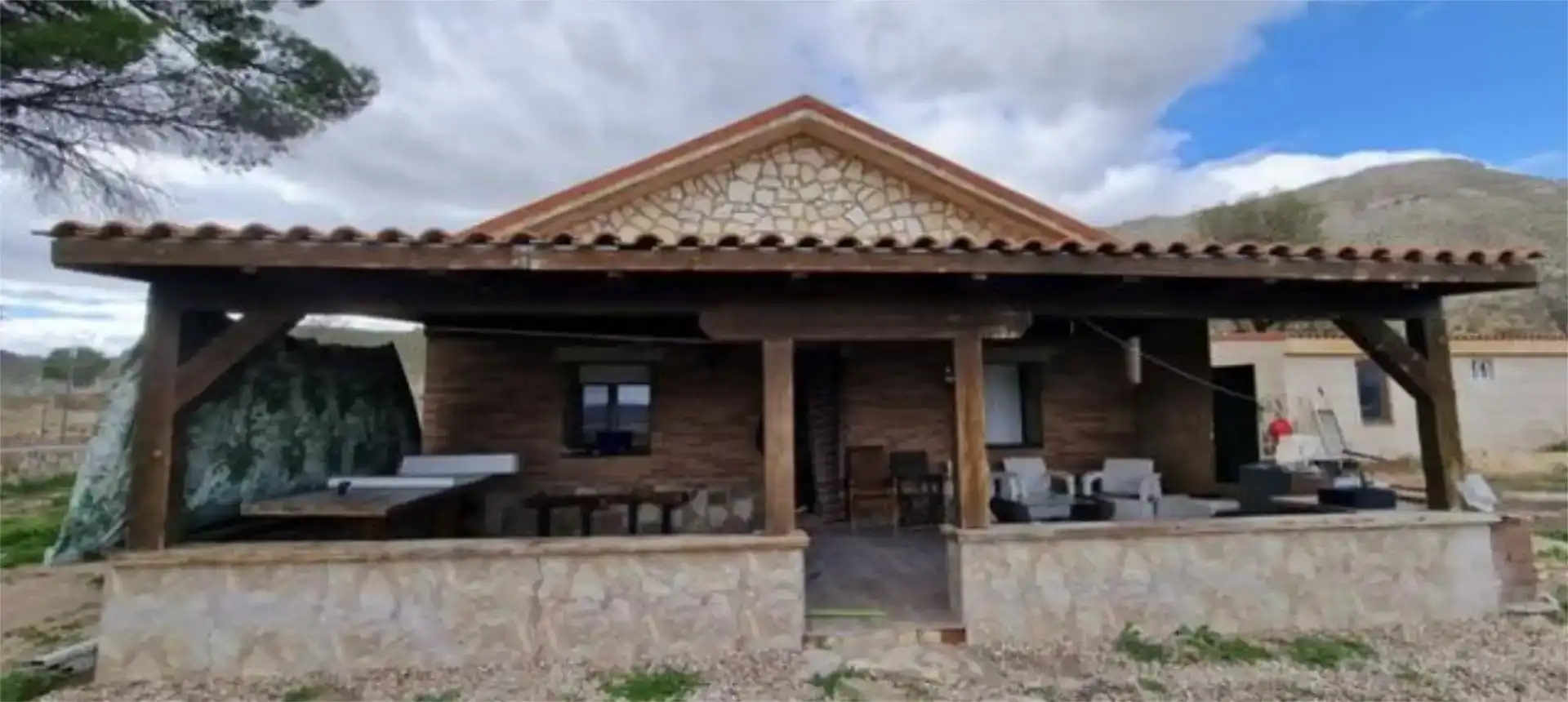 Vista exterior de Finca rústica en venta en Driebes con Piscina y Amueblado