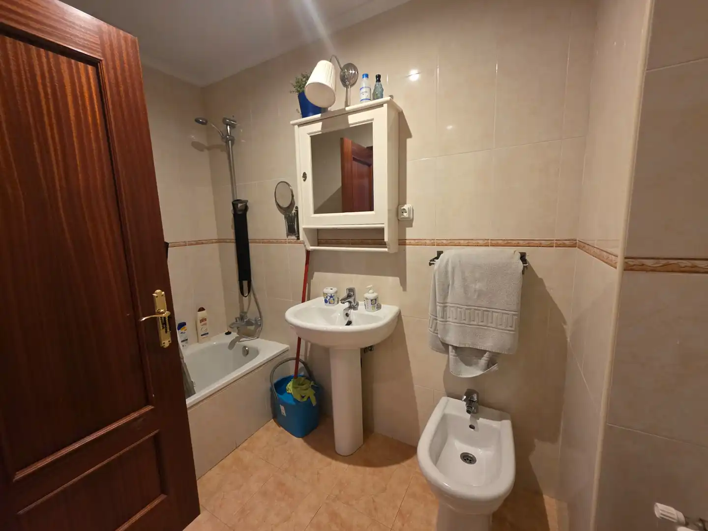 Baño de Apartamento en venta en Miengo con Calefacción, Trastero y Amueblado