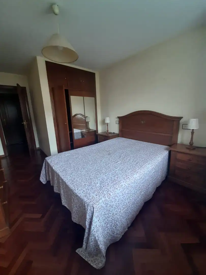 Dormitori de Pis de lloguer en Culleredo amb Calefacció, Terrassa i Traster