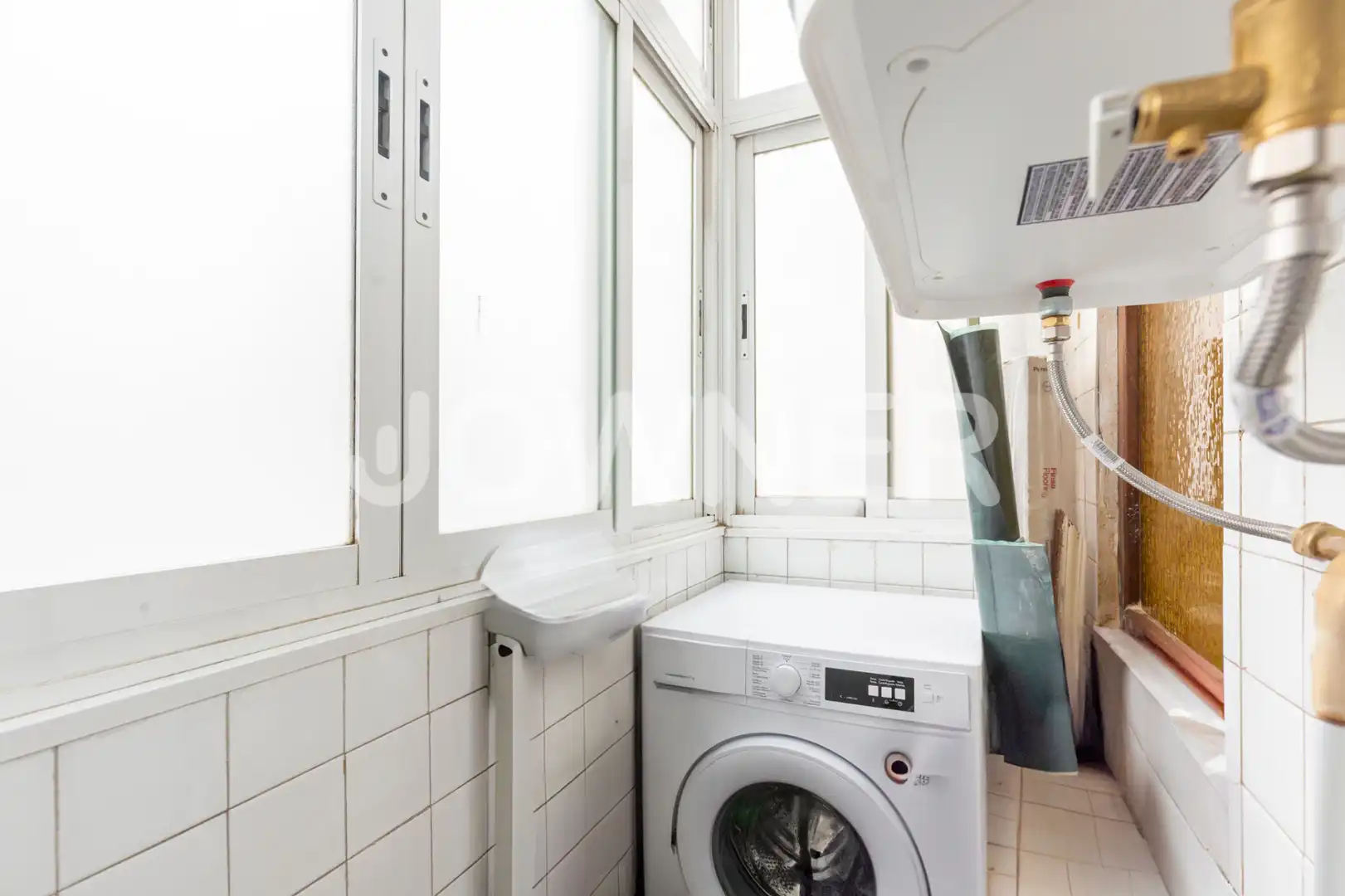 Baño de Piso de alquiler en Madrid con Calefacción y Lavadora