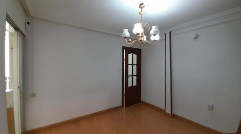 Foto 4 de Piso en venta en Calle Villarrosa, 15, Los Rosales, Madrid Capital