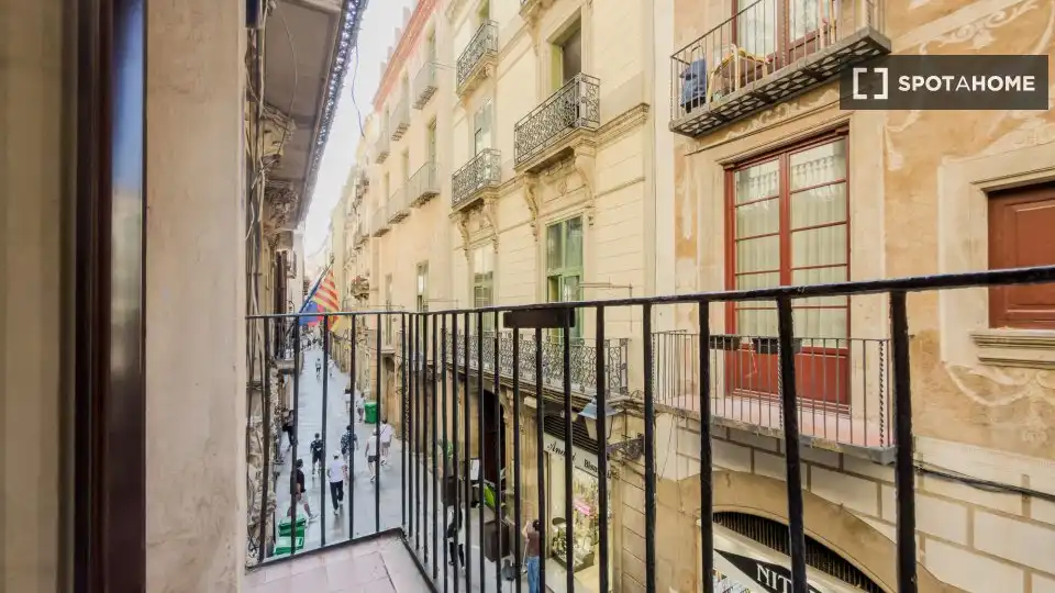 Flat with terrace to rent in Ciutat Vella, imagen 5