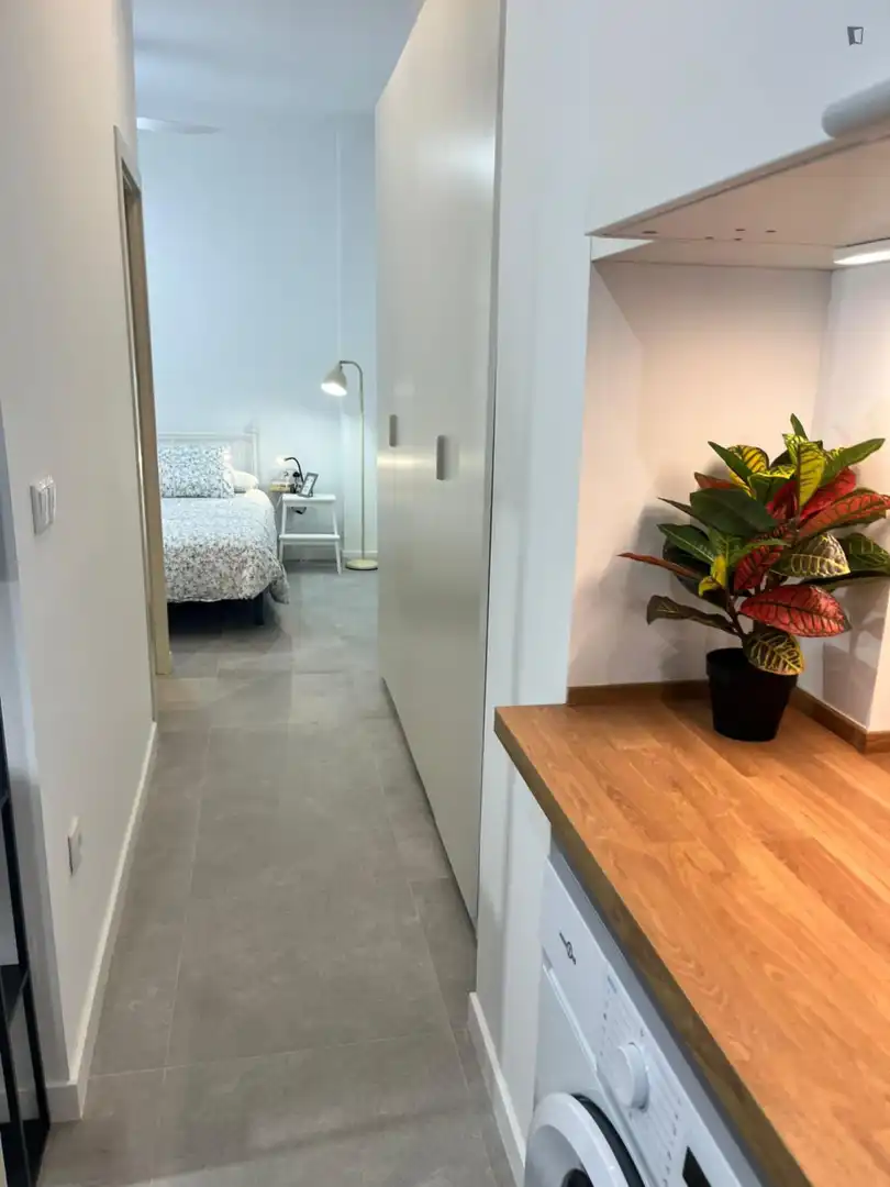 Habitación de Apartamento de alquiler en Valencia con Aire acondicionado, Amueblado y Horno