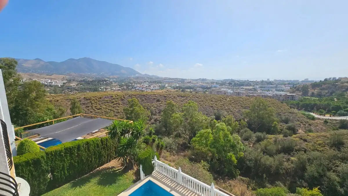 Vista exterior de Casa o chalet en venta en Mijas con Aire acondicionado, Calefacción y Jardín privado