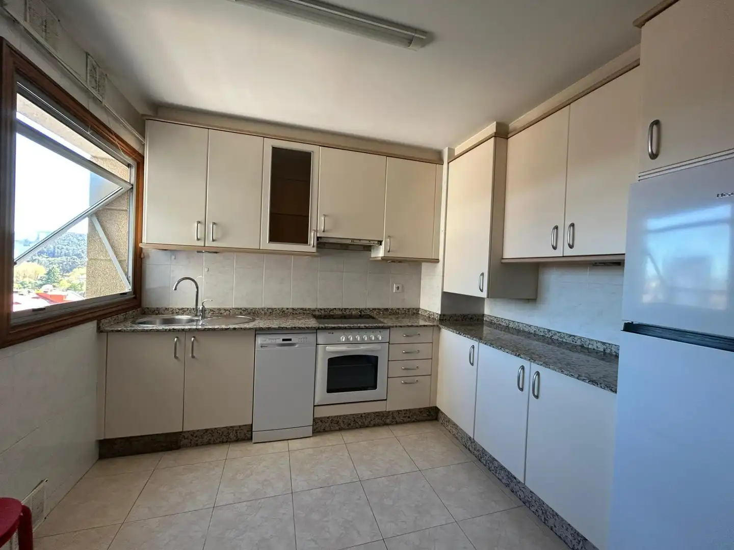 Kitchen of Apartments for rent in Santiago de Compostela   with Heating, Parquet flooring and Oven