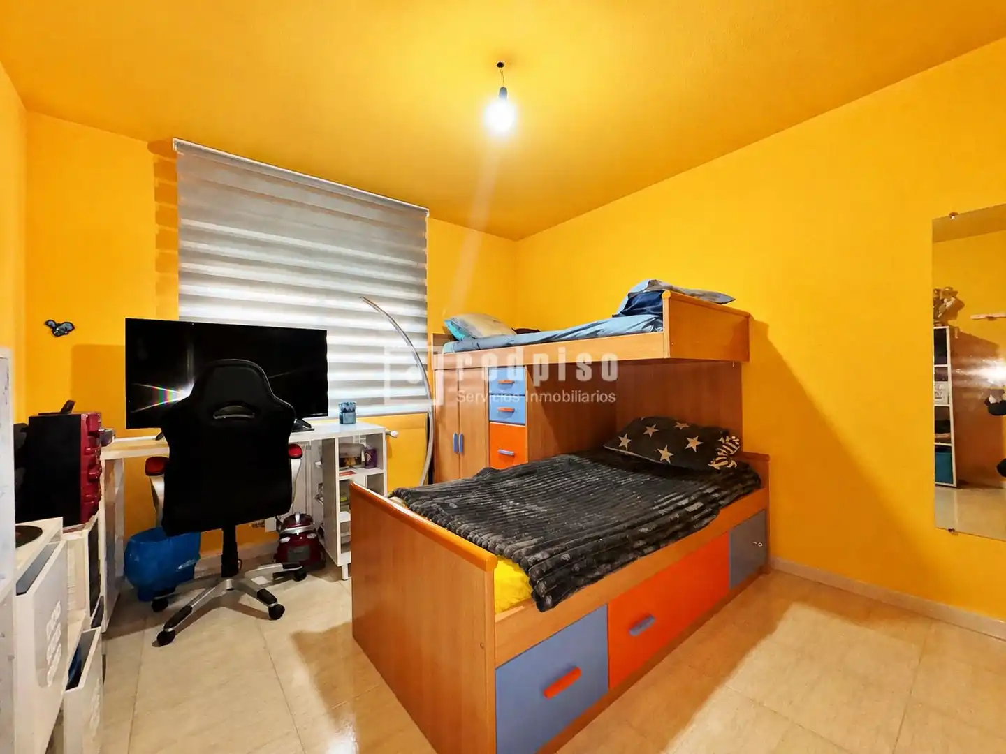 Dormitori de Casa o xalet en venda en Alovera amb Calefacció, Jardí privat i Terrassa