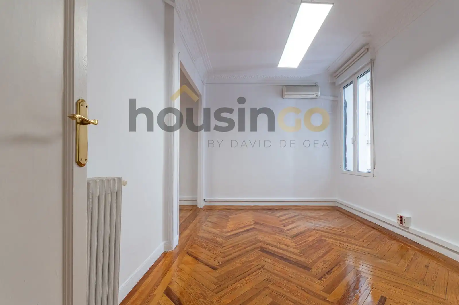 Living room of Office for rent in Madrid  with Air Conditioner, Heating and Balcony
