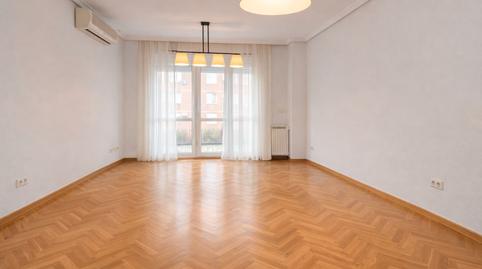 Foto 2 de Piso en venta en Calle Burguete, Las Tablas,  Madrid Capital